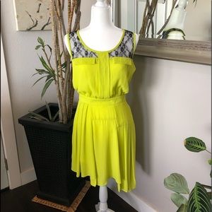 ROMEO & JULIET COUTURE Neon Green Sleeveless Dress